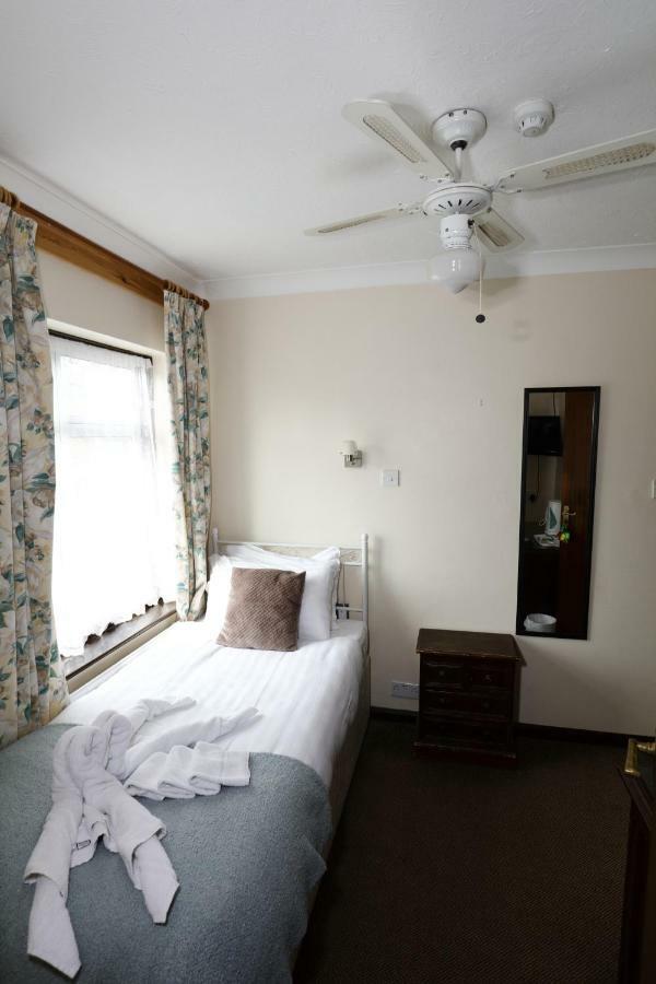 Aylesbray Lodge Кембридж Экстерьер фото